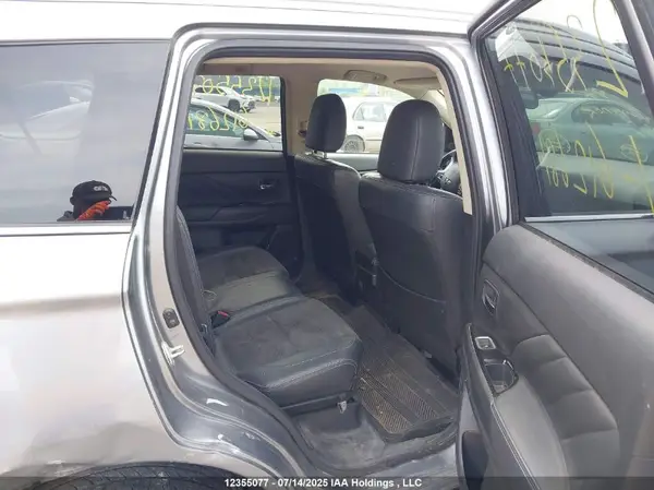 JA4J24A58JZ612681 2018 MITSUBISHI OUTLANDER - Image 8