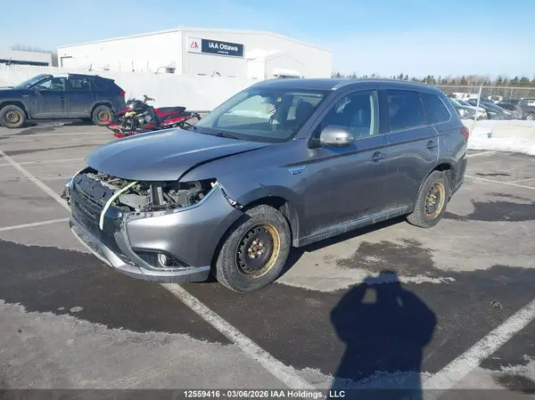 JA4J24A58JZ615662 2018 MITSUBISHI OUTLANDER - Image 2