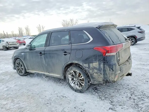 JA4J24A58JZ616231 2018 MITSUBISHI OUTLANDER - Image 2