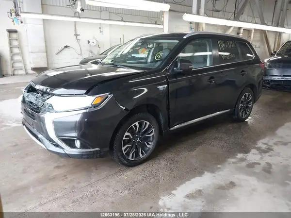 JA4J24A58JZ618500 2018 MITSUBISHI OUTLANDER - Image 2