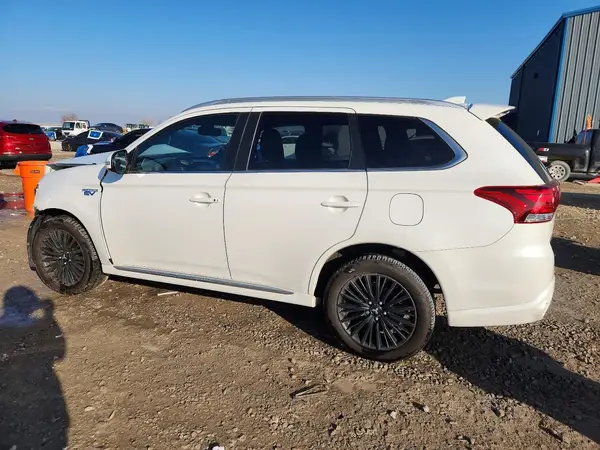 JA4J24A58KZ050346 2019 MITSUBISHI OUTLANDER - Image 2