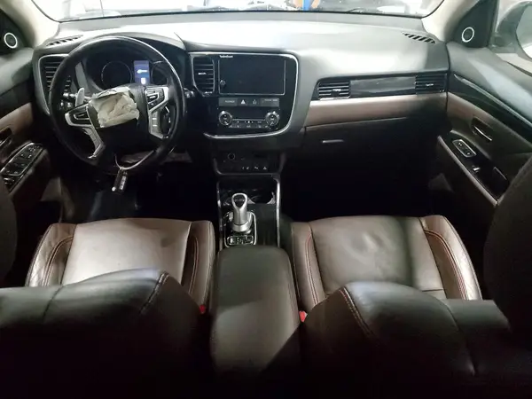 JA4J24A59JZ027883 2018 MITSUBISHI OUTLANDER - Image 8