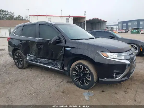 JA4J24A59JZ032131 2018 MITSUBISHI OUTLANDER - Image 1