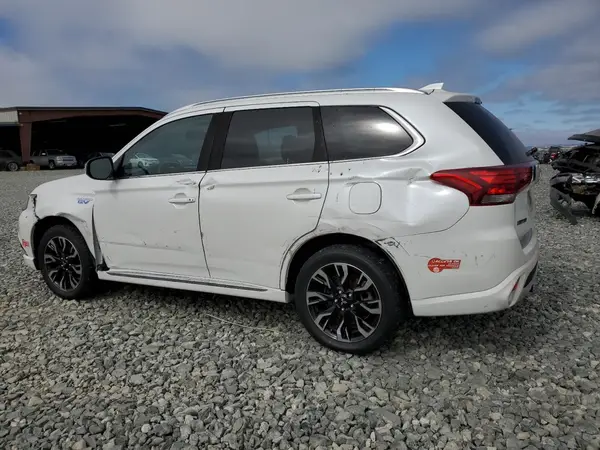 JA4J24A59JZ055005 2018 MITSUBISHI OUTLANDER - Image 2