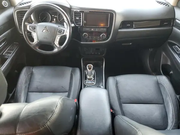 JA4J24A59JZ065663 2018 MITSUBISHI OUTLANDER - Image 8