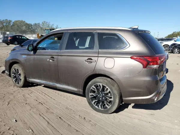 JA4J24A59JZ069230 2018 MITSUBISHI OUTLANDER - Image 2