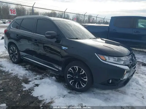 JA4J24A59JZ071124 2018 MITSUBISHI OUTLANDER - Image 1