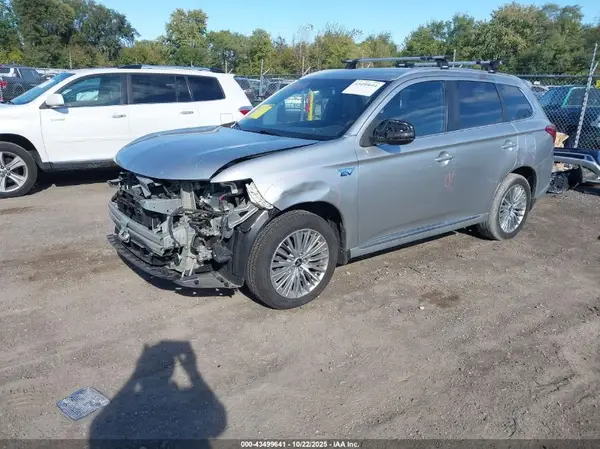 JA4J24A59KZ037380 2019 MITSUBISHI OUTLANDER - Image 2