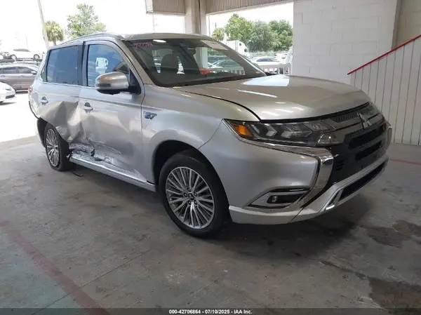 JA4J24A59LZ009774 2020 MITSUBISHI OUTLANDER - Image 1
