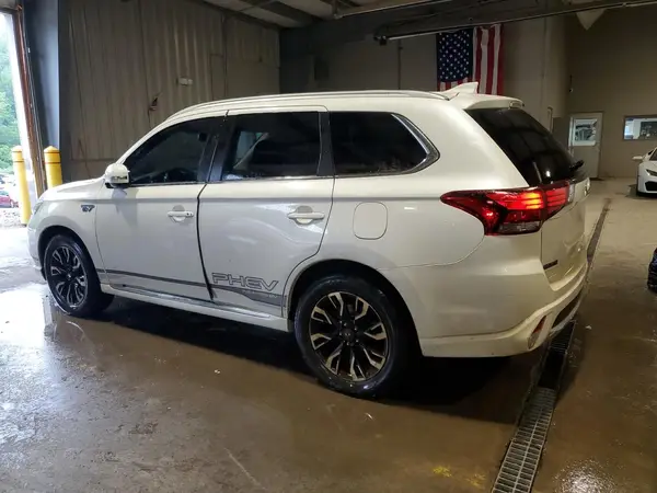 JA4J24A5XJZ029853 2018 MITSUBISHI OUTLANDER - Image 2
