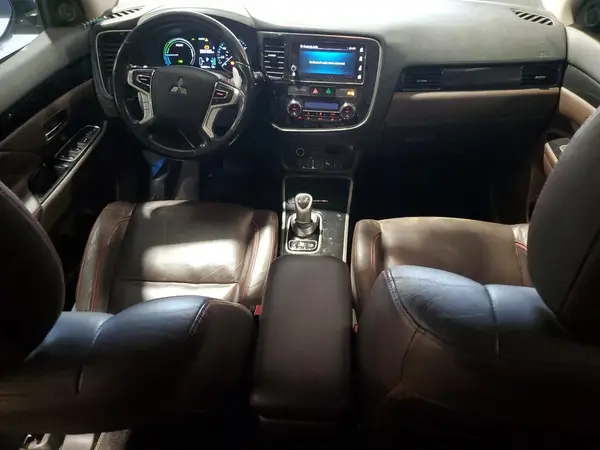 JA4J24A5XJZ029853 2018 MITSUBISHI OUTLANDER - Image 8