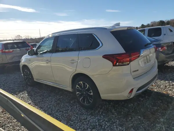 JA4J24A5XJZ042375 2018 MITSUBISHI OUTLANDER - Image 2