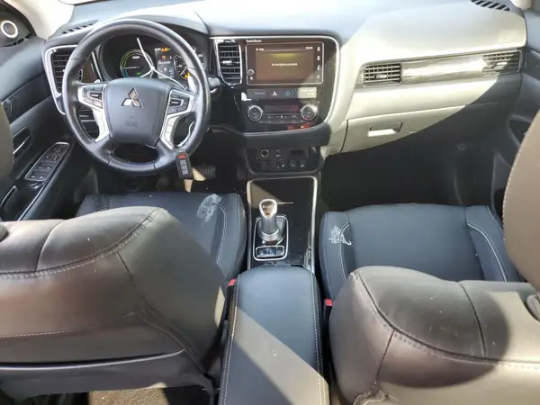 JA4J24A5XJZ043347 2018 MITSUBISHI OUTLANDER - Image 8