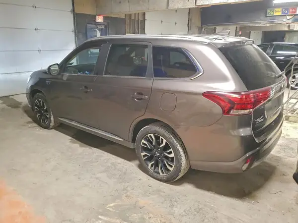 JA4J24A5XJZ050542 2018 MITSUBISHI OUTLANDER - Image 2