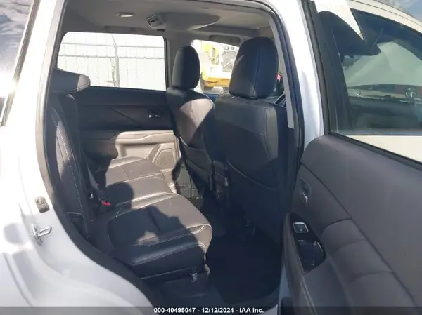 JA4J24A5XJZ057412 2018 MITSUBISHI OUTLANDER - Image 8