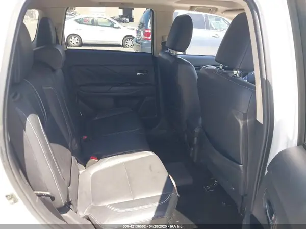 JA4J24A5XJZ065607 2018 MITSUBISHI OUTLANDER - Image 8