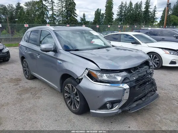 JA4J24A5XJZ070483 2018 MITSUBISHI OUTLANDER - Image 1