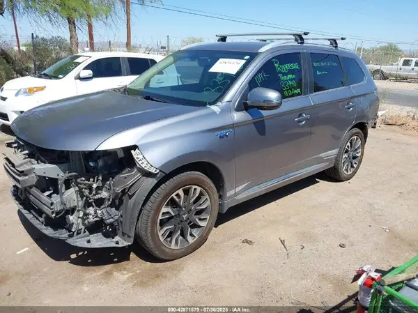 JA4J24A5XJZ070838 2018 MITSUBISHI OUTLANDER - Image 2