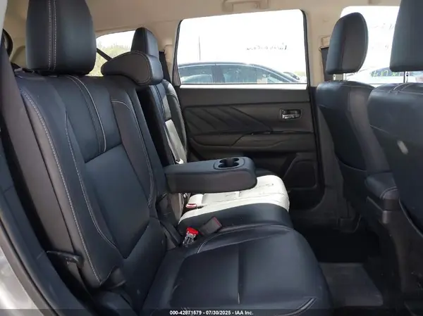 JA4J24A5XJZ070838 2018 MITSUBISHI OUTLANDER - Image 8