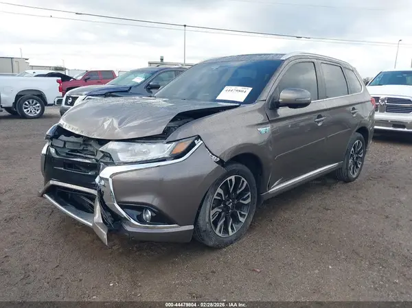 JA4J24A5XJZ071150 2018 MITSUBISHI OUTLANDER - Image 2