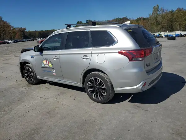 JA4J24A5XJZ071181 2018 MITSUBISHI OUTLANDER - Image 2