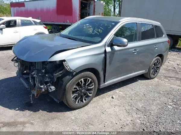 JA4J24A5XJZ607076 2018 MITSUBISHI OUTLANDER - Image 2
