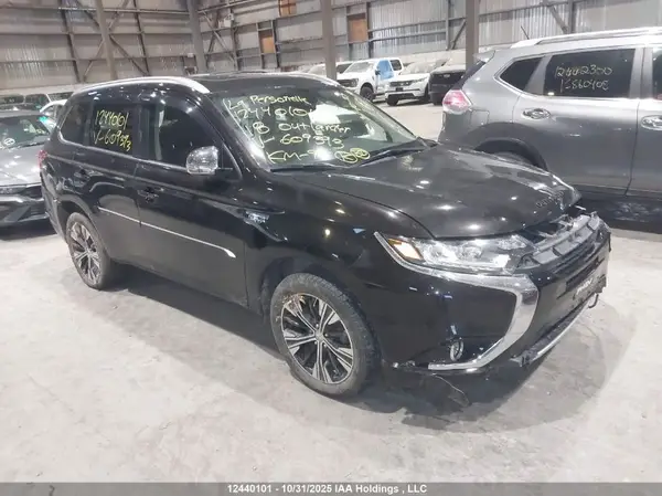JA4J24A5XJZ609393 2018 MITSUBISHI OUTLANDER - Image 1