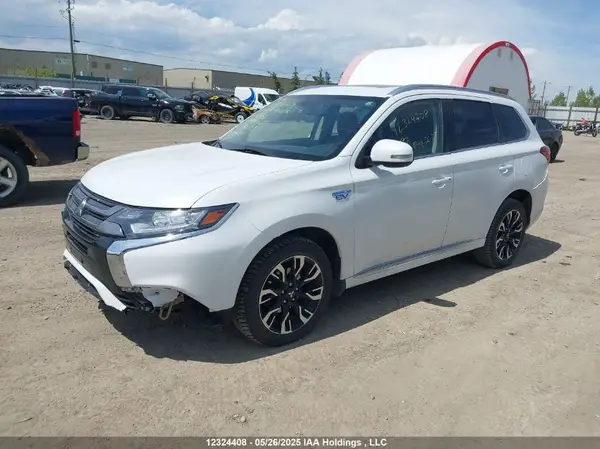 JA4J24A5XJZ613766 2018 MITSUBISHI OUTLANDER - Image 2