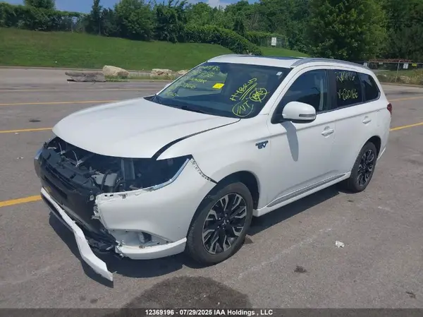 JA4J24A5XJZ620166 2018 MITSUBISHI OUTLANDER - Image 2