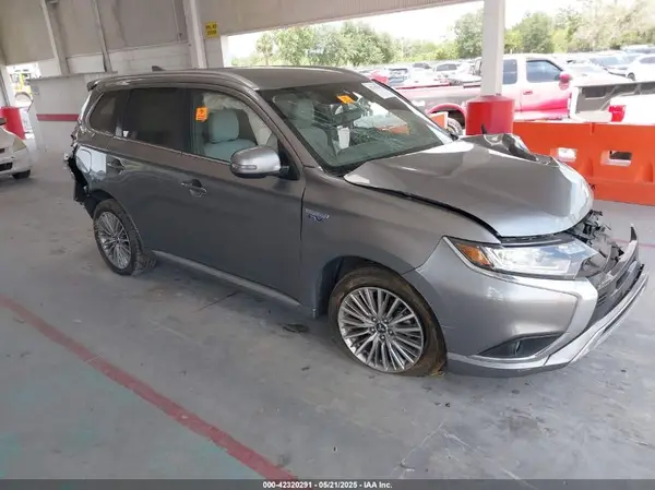 JA4J2VA70NZ033861 2022 MITSUBISHI OUTLANDER - Image 1