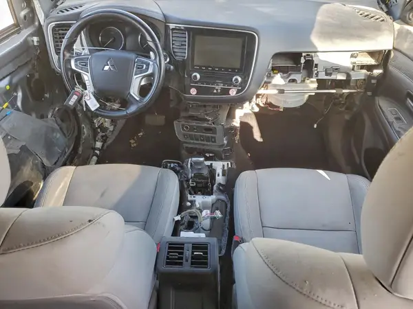 JA4J2VA70NZ050501 2022 MITSUBISHI OUTLANDER - Image 8