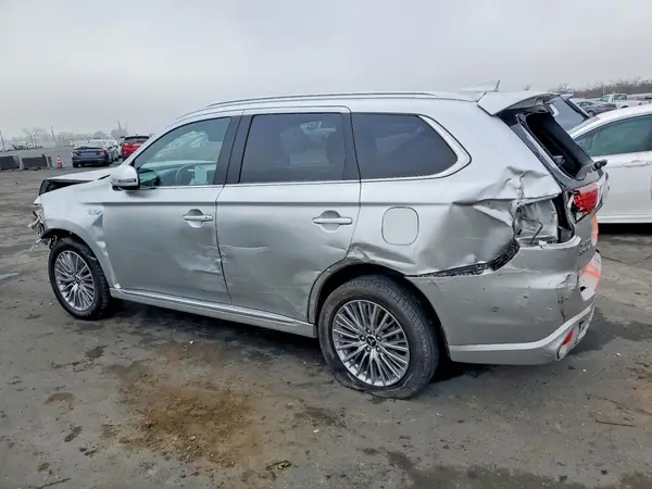 JA4J2VA70NZ066133 2022 MITSUBISHI OUTLANDER - Image 2