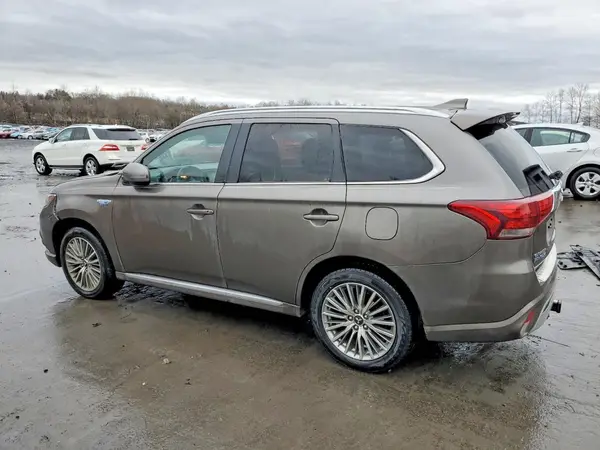 JA4J2VA71MZ000804 2021 MITSUBISHI OUTLANDER - Image 2