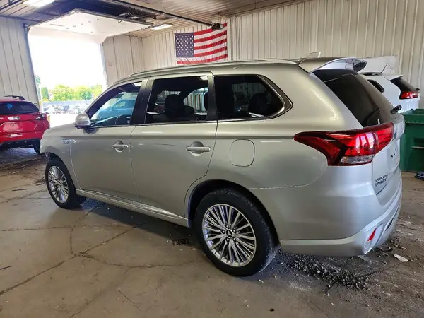 JA4J2VA71NZ063533 2022 MITSUBISHI OUTLANDER - Image 2