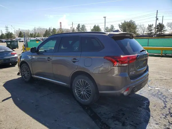 JA4J2VA73NZ018836 2022 MITSUBISHI OUTLANDER - Image 2