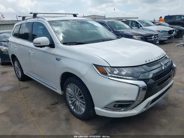JA4J2VA73NZ055630 2022 MITSUBISHI OUTLANDER - Image 1