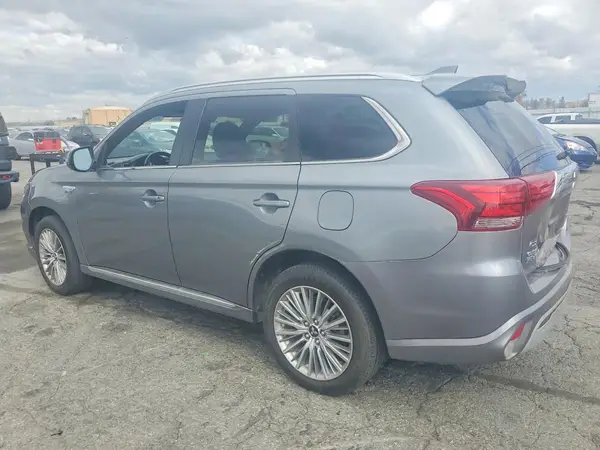 JA4J2VA74NZ028050 2022 MITSUBISHI OUTLANDER - Image 2