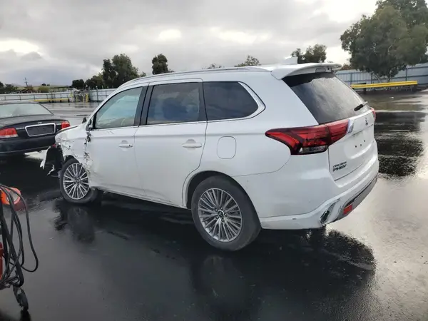 JA4J2VA74NZ028906 2022 MITSUBISHI OUTLANDER - Image 2