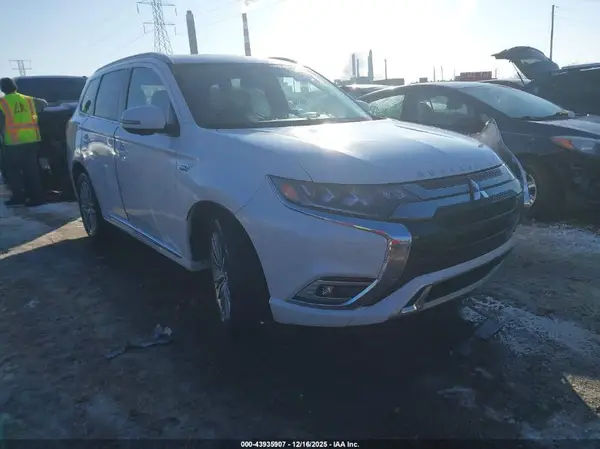 JA4J2VA76MZ000569 2021 MITSUBISHI OUTLANDER - Image 1