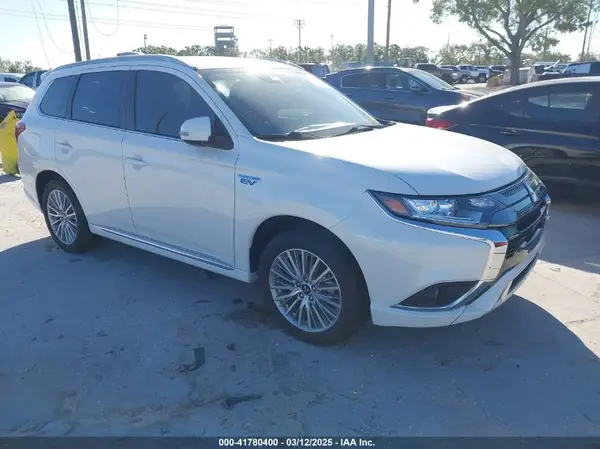 JA4J2VA76NZ047604 2022 MITSUBISHI OUTLANDER - Image 1