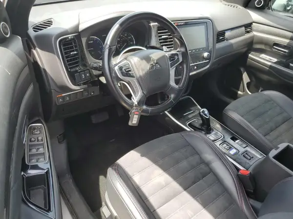 JA4J2VA78MZ000783 2021 MITSUBISHI OUTLANDER - Image 8