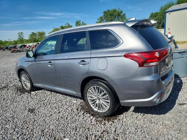 JA4J2VA79NZ035723 2022 MITSUBISHI OUTLANDER - Image 2