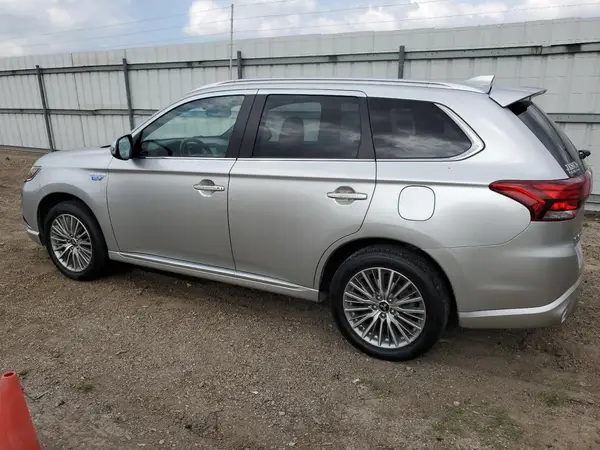 JA4J2VA79NZ050500 2022 MITSUBISHI OUTLANDER - Image 2