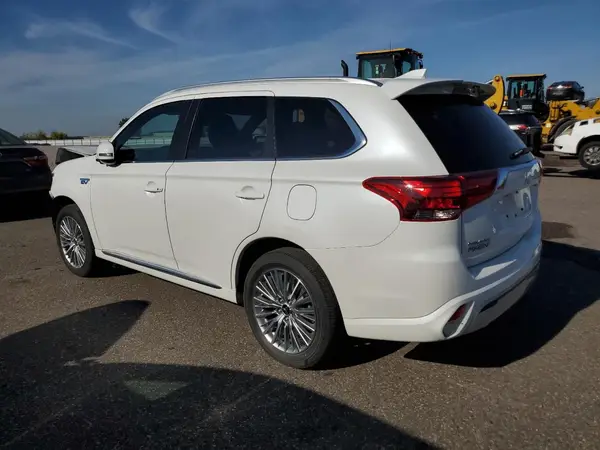JA4J2VA7XNZ032765 2022 MITSUBISHI OUTLANDER - Image 2