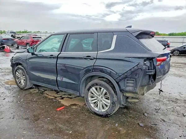 JA4J3TA80PZ028284 2023 MITSUBISHI OUTLANDER - Image 2