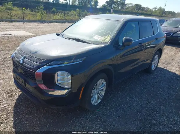 JA4J3TA81NZ001561 2022 MITSUBISHI OUTLANDER - Image 2