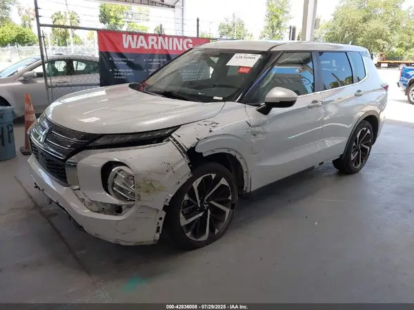 JA4J3TA81NZ003326 2022 MITSUBISHI OUTLANDER - Image 2