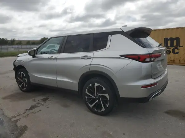 JA4J3TA81NZ033068 2022 MITSUBISHI OUTLANDER - Image 2