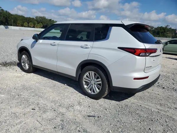 JA4J3TA82NZ000466 2022 MITSUBISHI OUTLANDER - Image 2