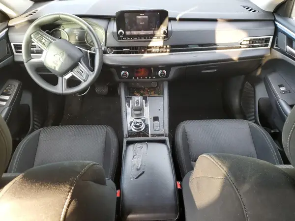 JA4J3TA82PZ010370 2023 MITSUBISHI OUTLANDER - Image 8